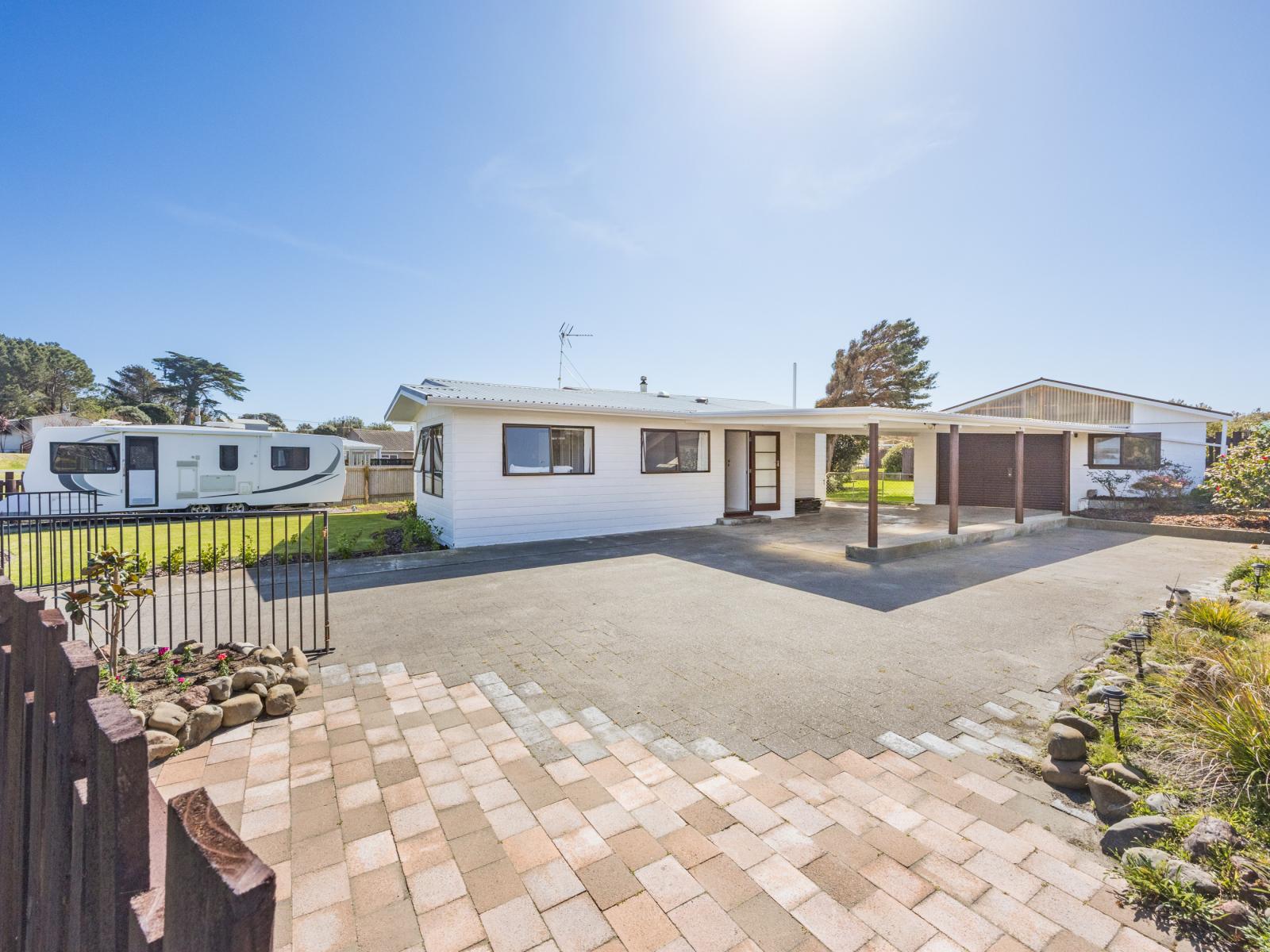 9 Chrystal Street, Foxton Beach