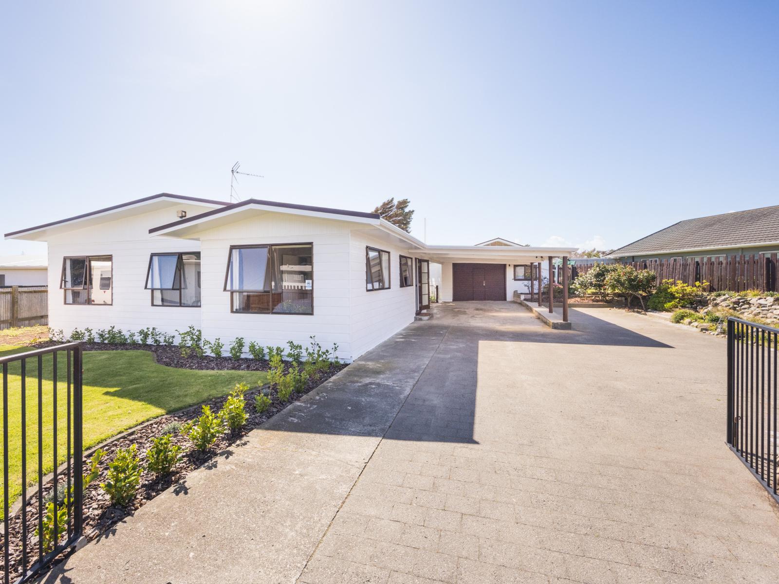9 Chrystal Street, Foxton Beach