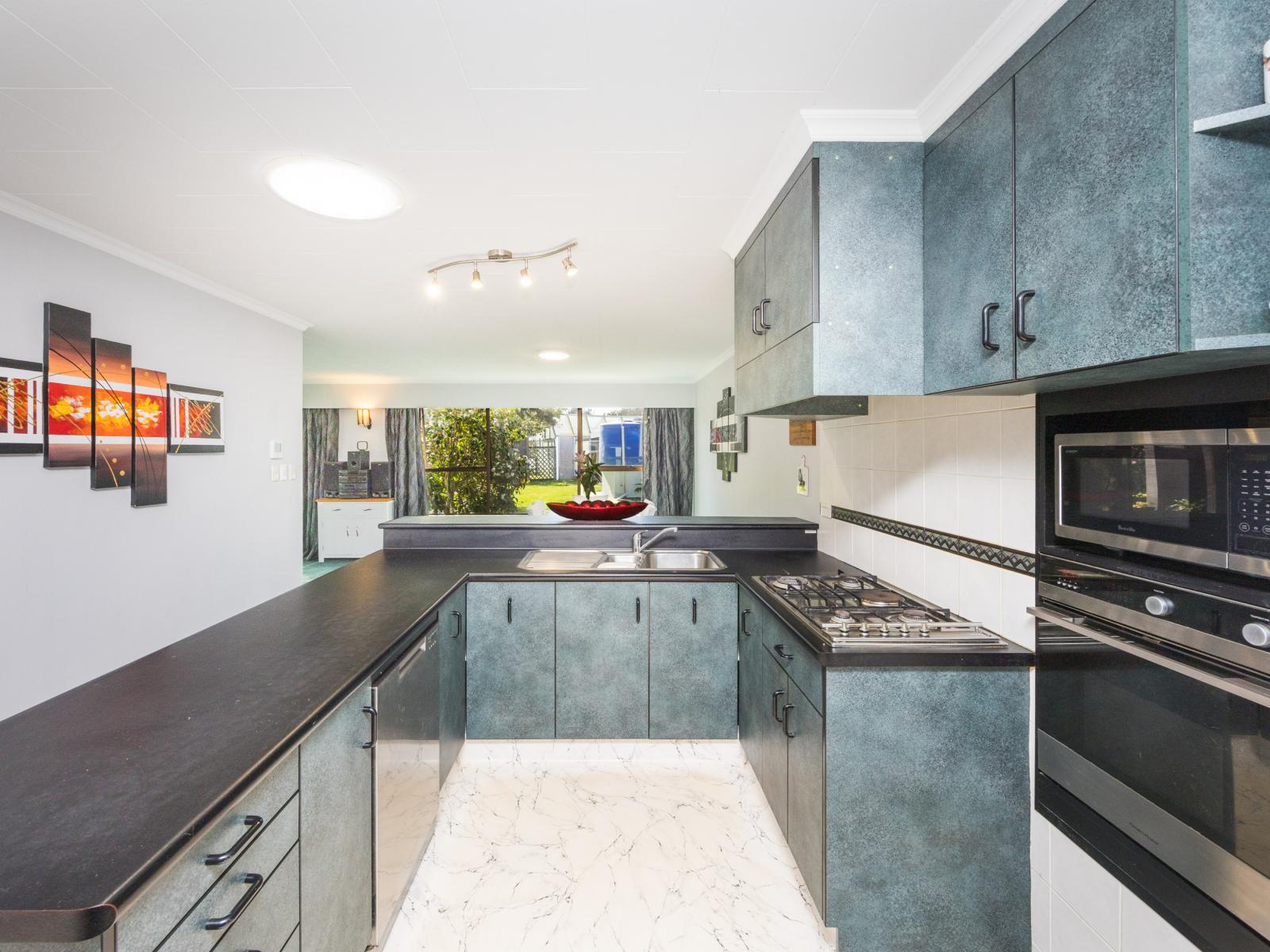 9 Chrystal Street, Foxton Beach
