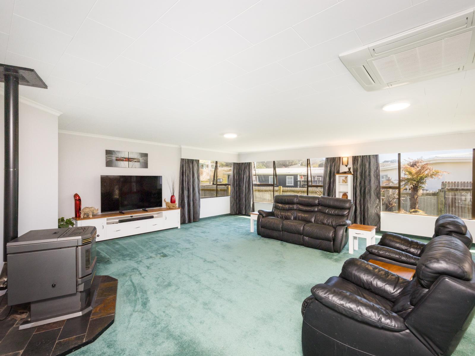 9 Chrystal Street, Foxton Beach