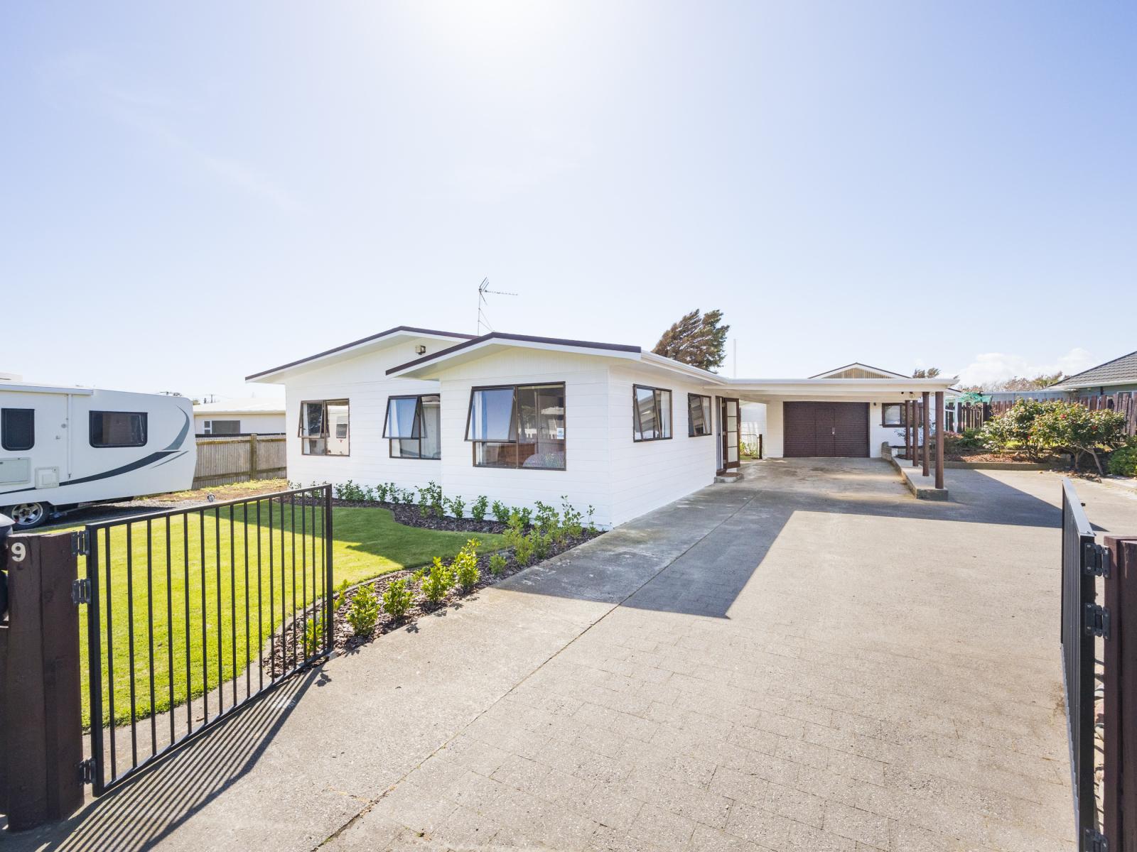 9 Chrystal Street, Foxton Beach