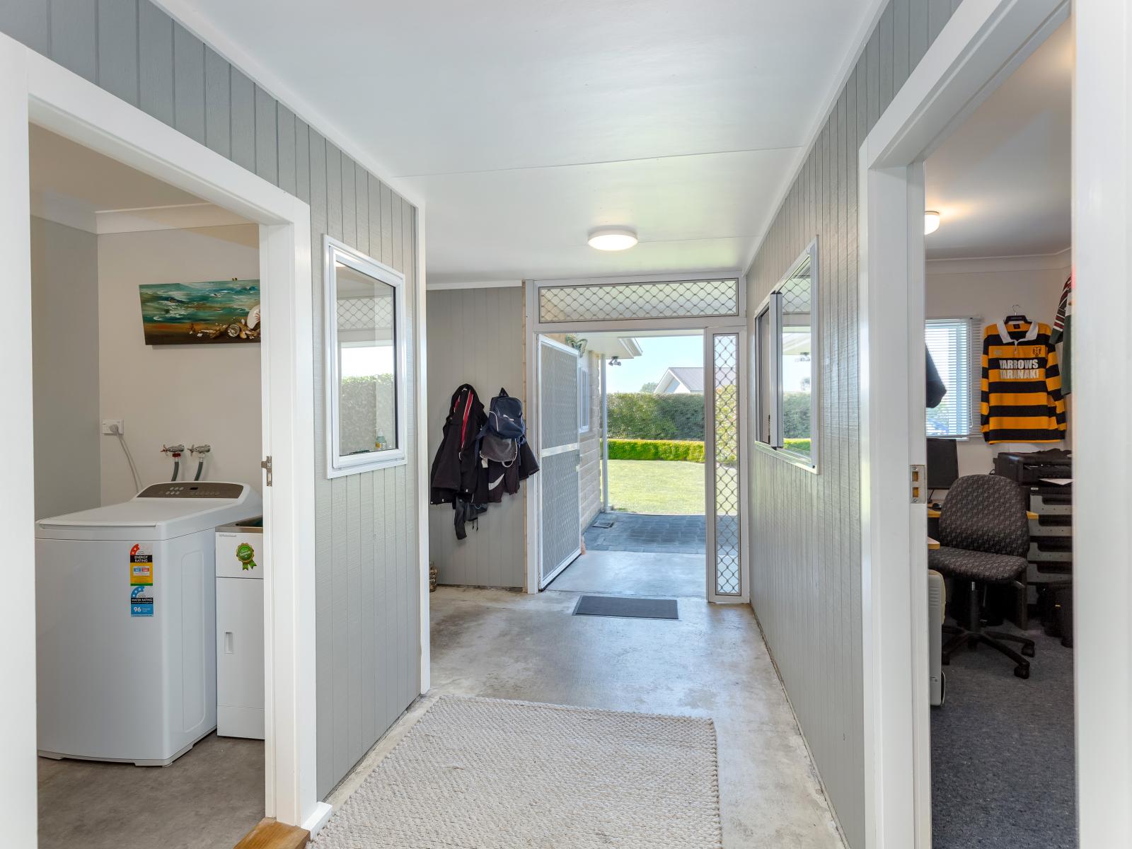 101 Lincoln Road, Carterton