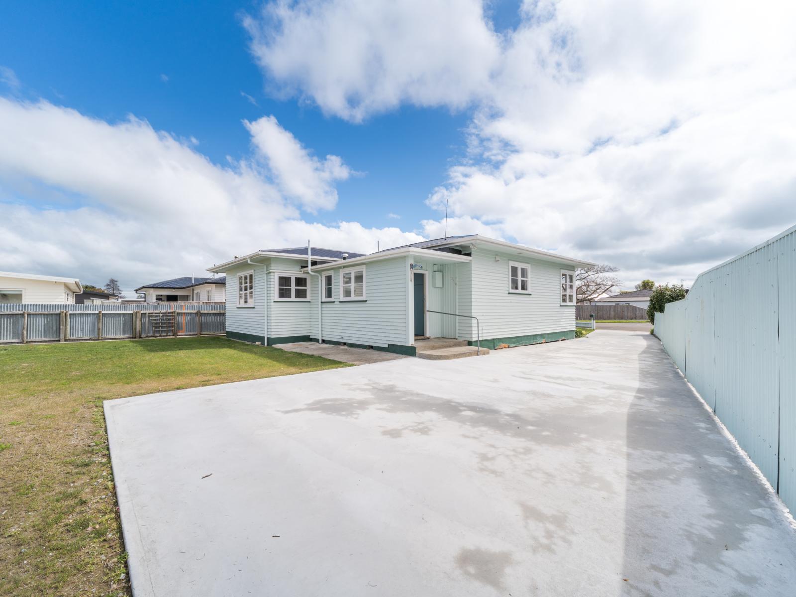 14 Belvedere Crescent, Takaro