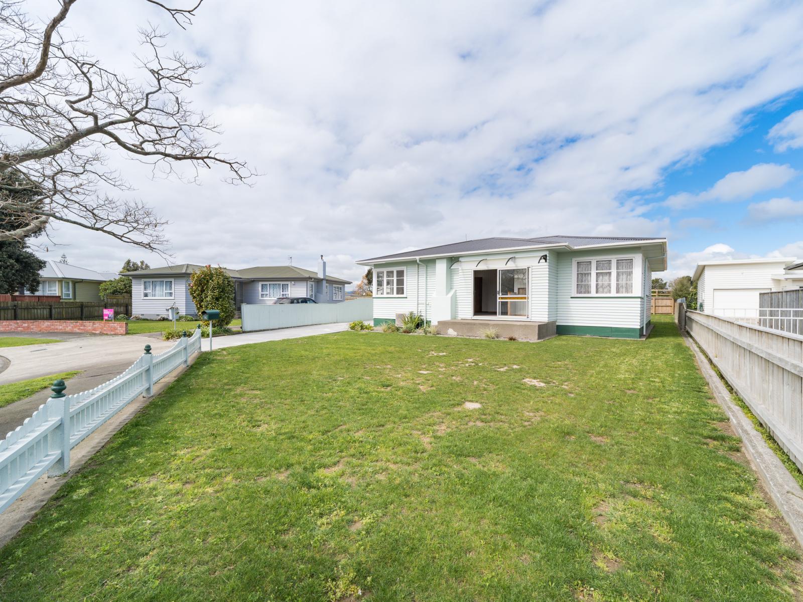 14 Belvedere Crescent, Takaro