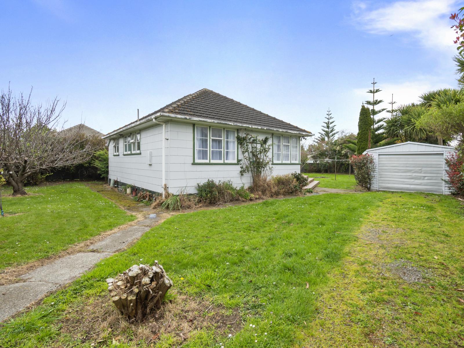 18 Severn Terrace, Roslyn