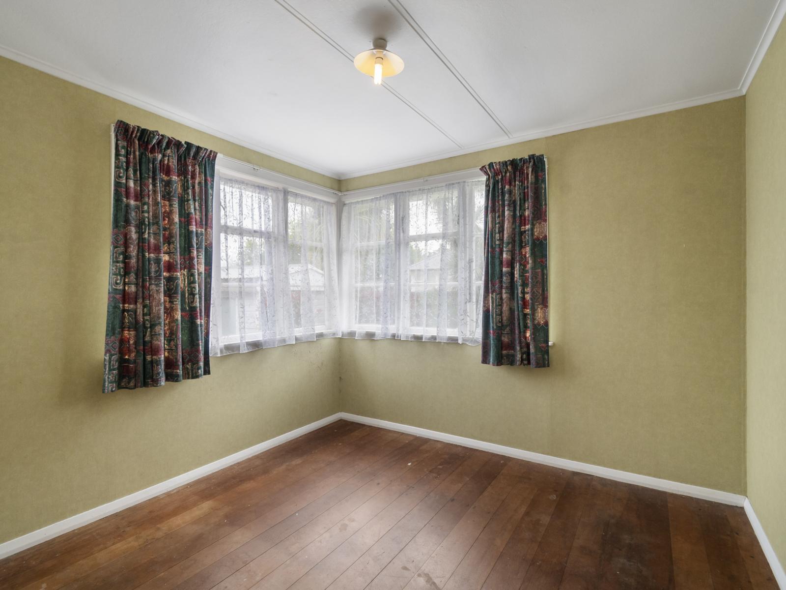 18 Severn Terrace, Roslyn