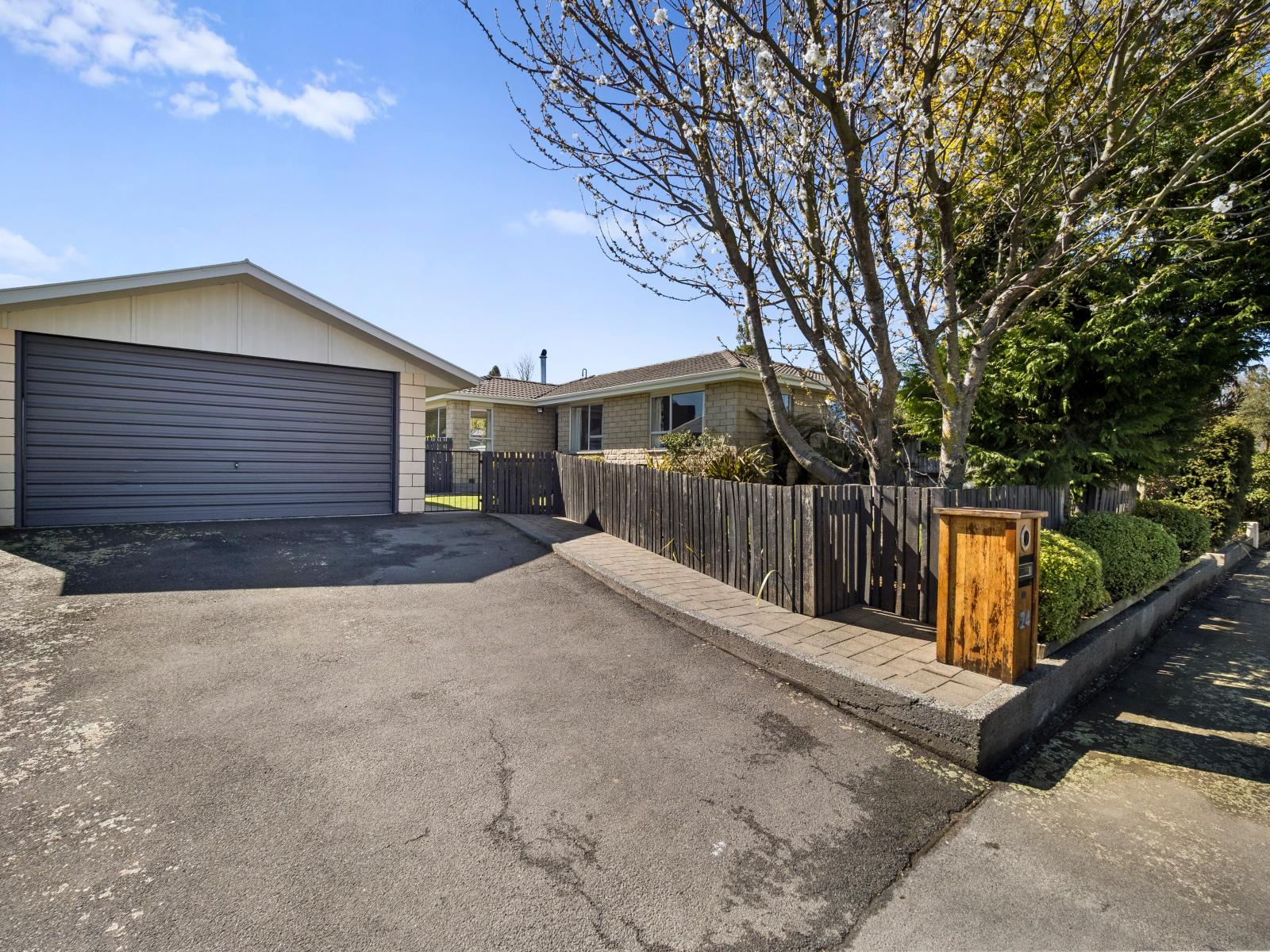 24 Lane Street, Allenton