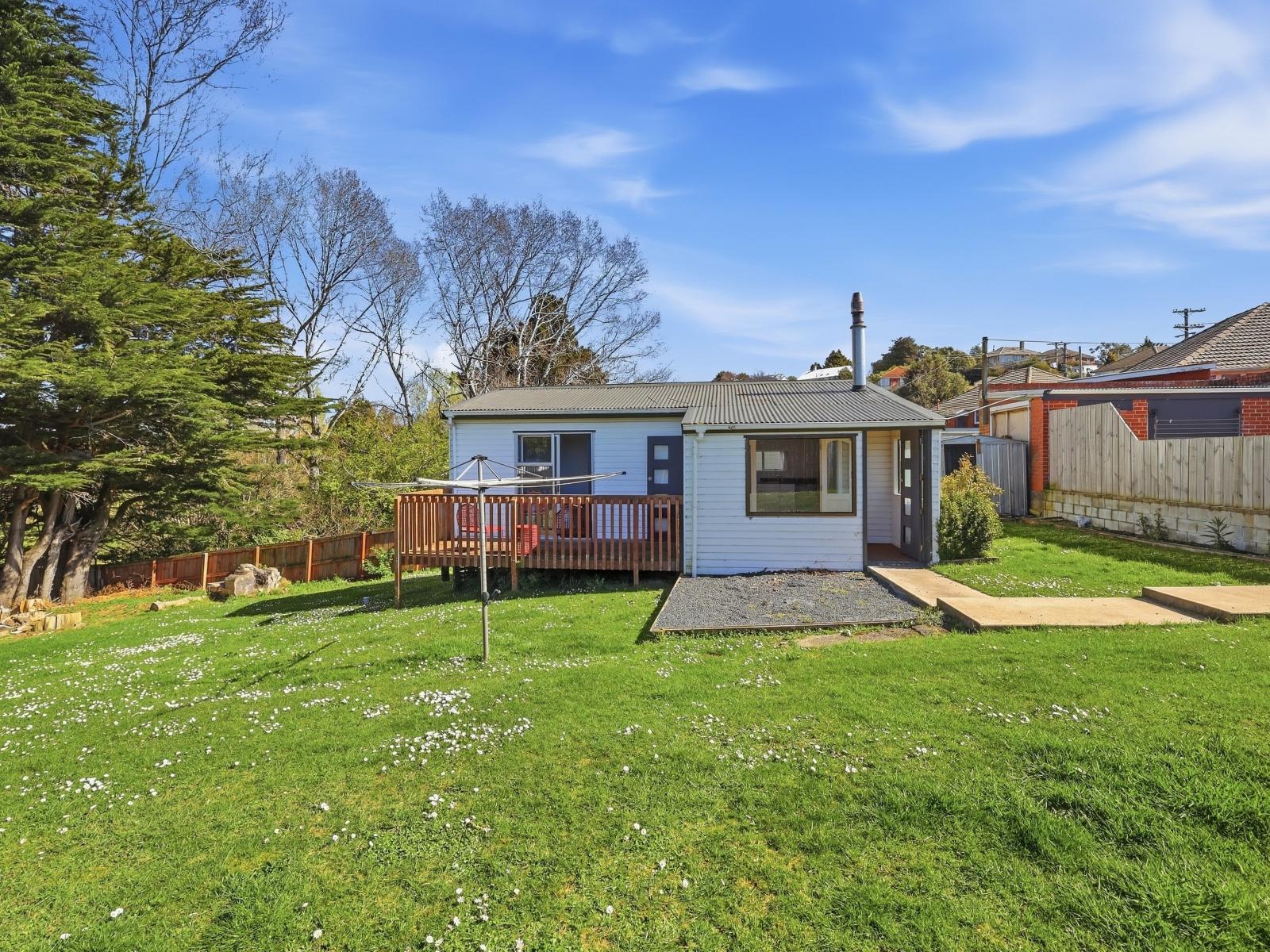 5 Columba Avenue, Calton Hill
