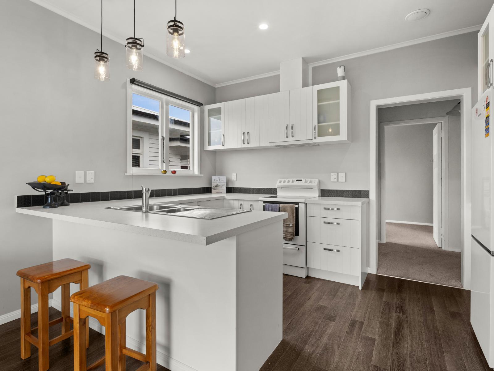810 Queen Street East, Parkvale