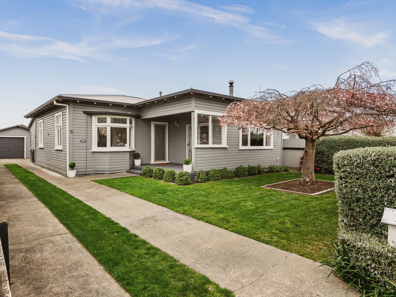 810 Queen Street East, Parkvale