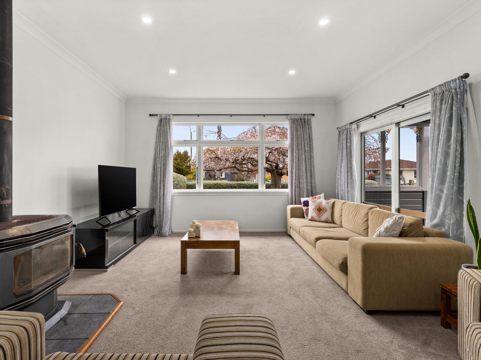 810 Queen Street East, Parkvale