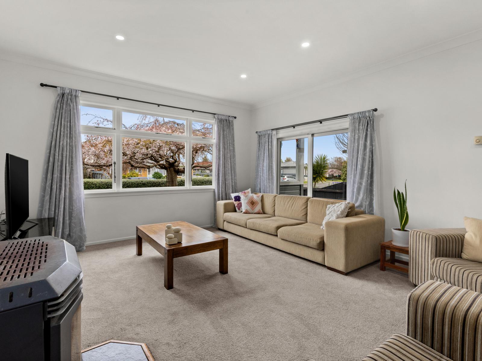 810 Queen Street East, Parkvale