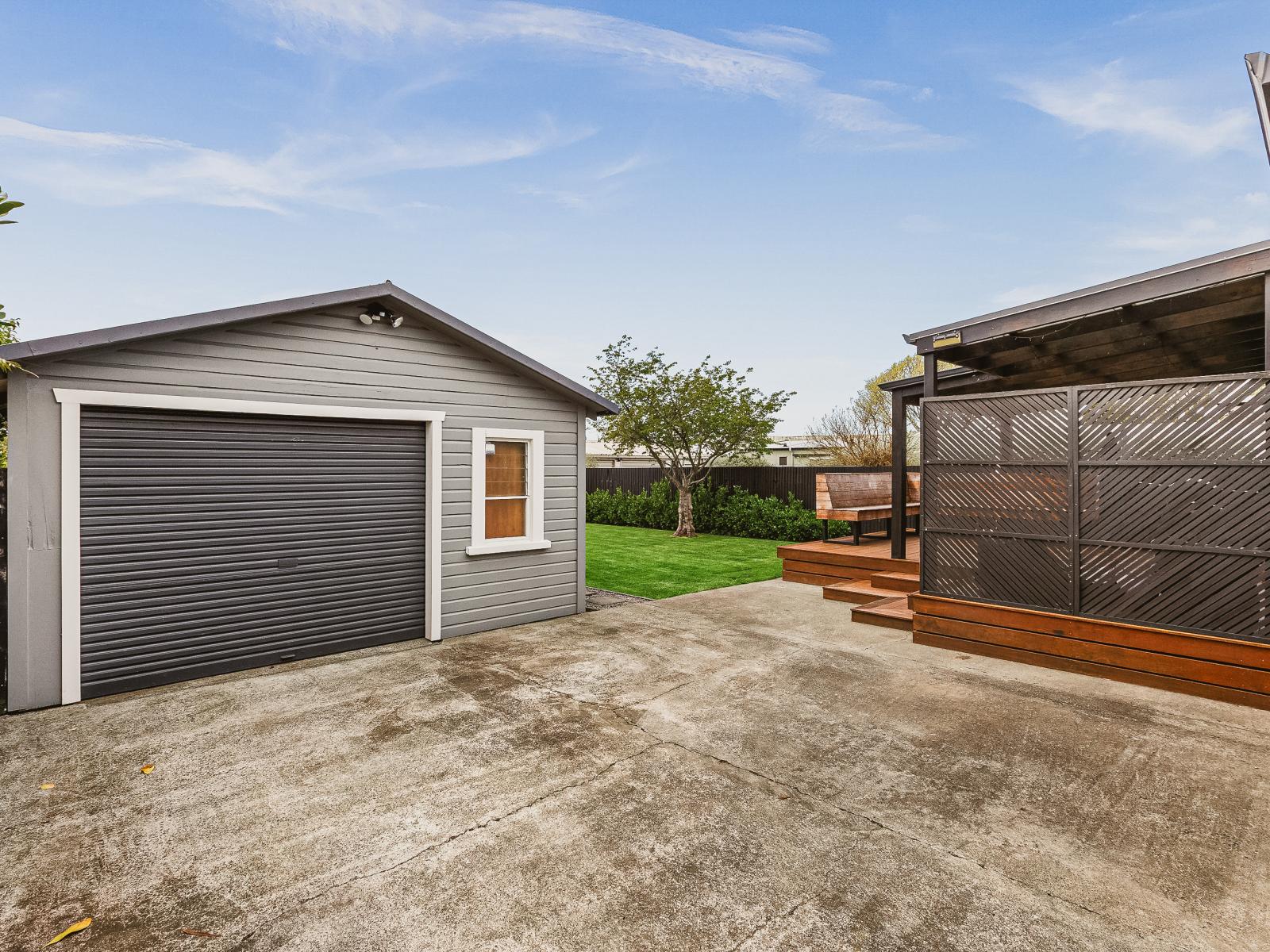 810 Queen Street East, Parkvale