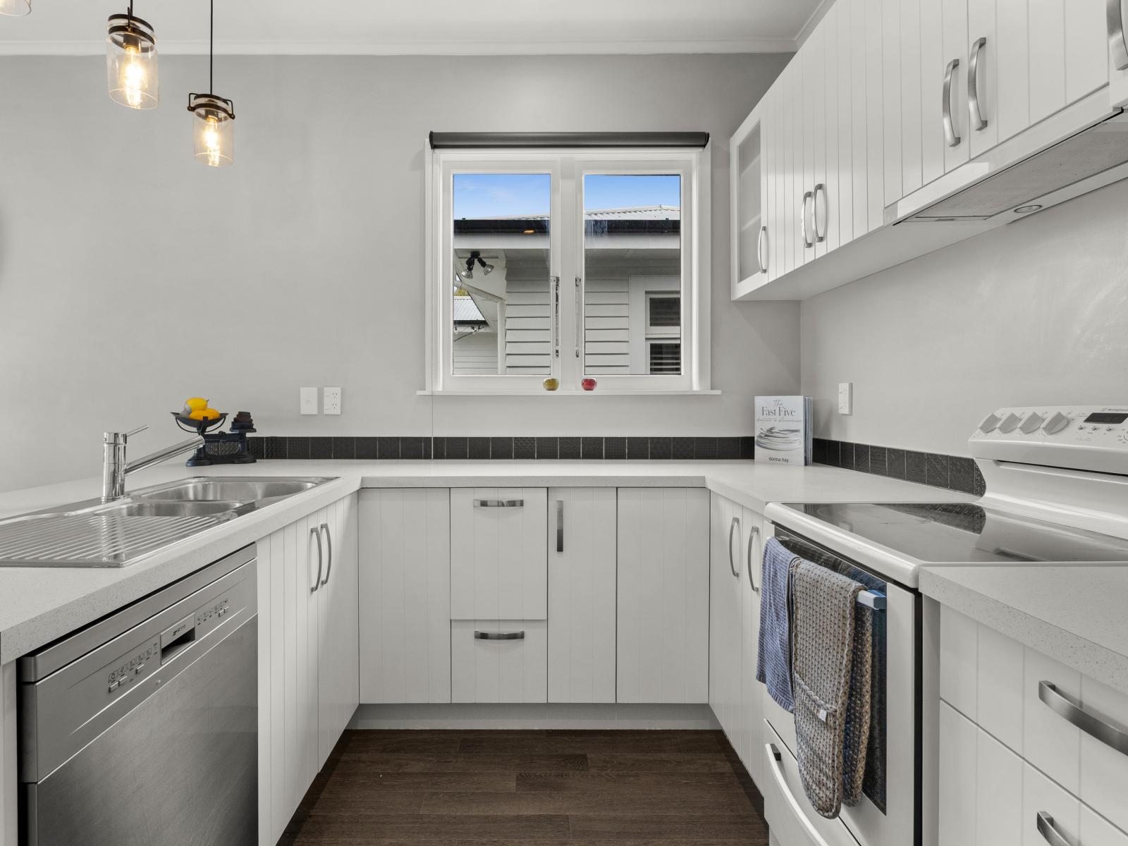 810 Queen Street East, Parkvale