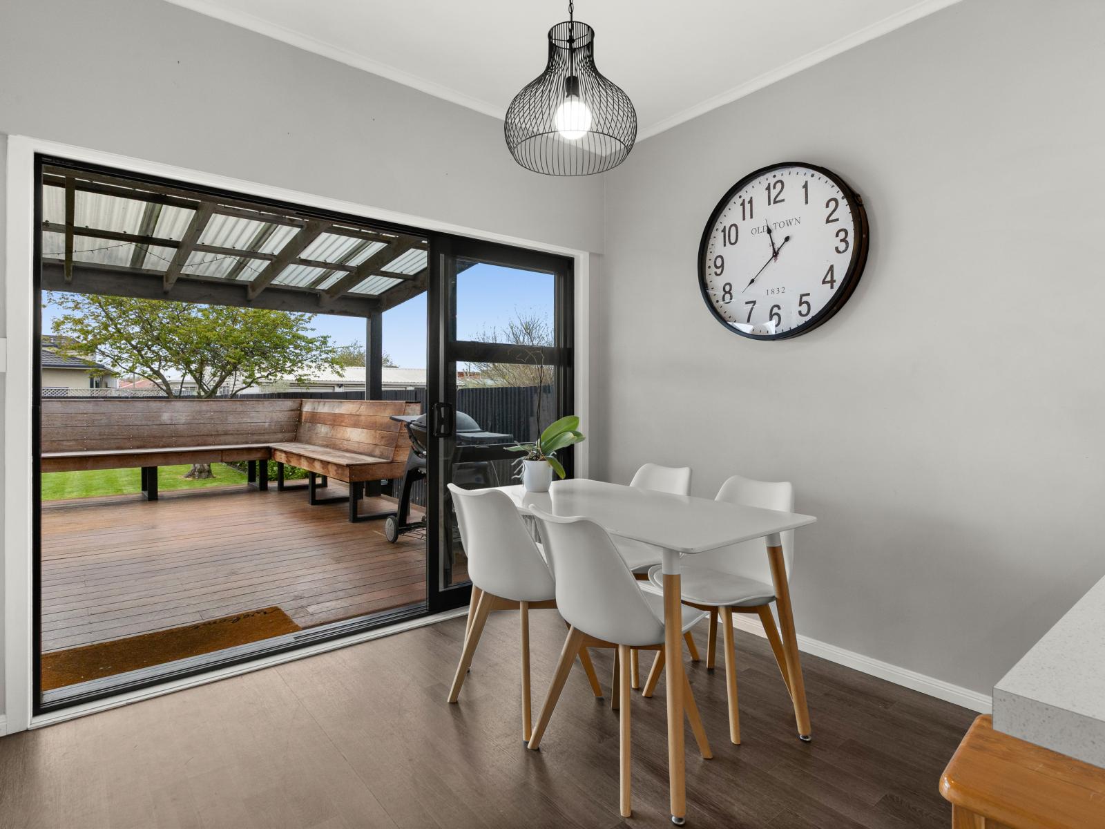 810 Queen Street East, Parkvale