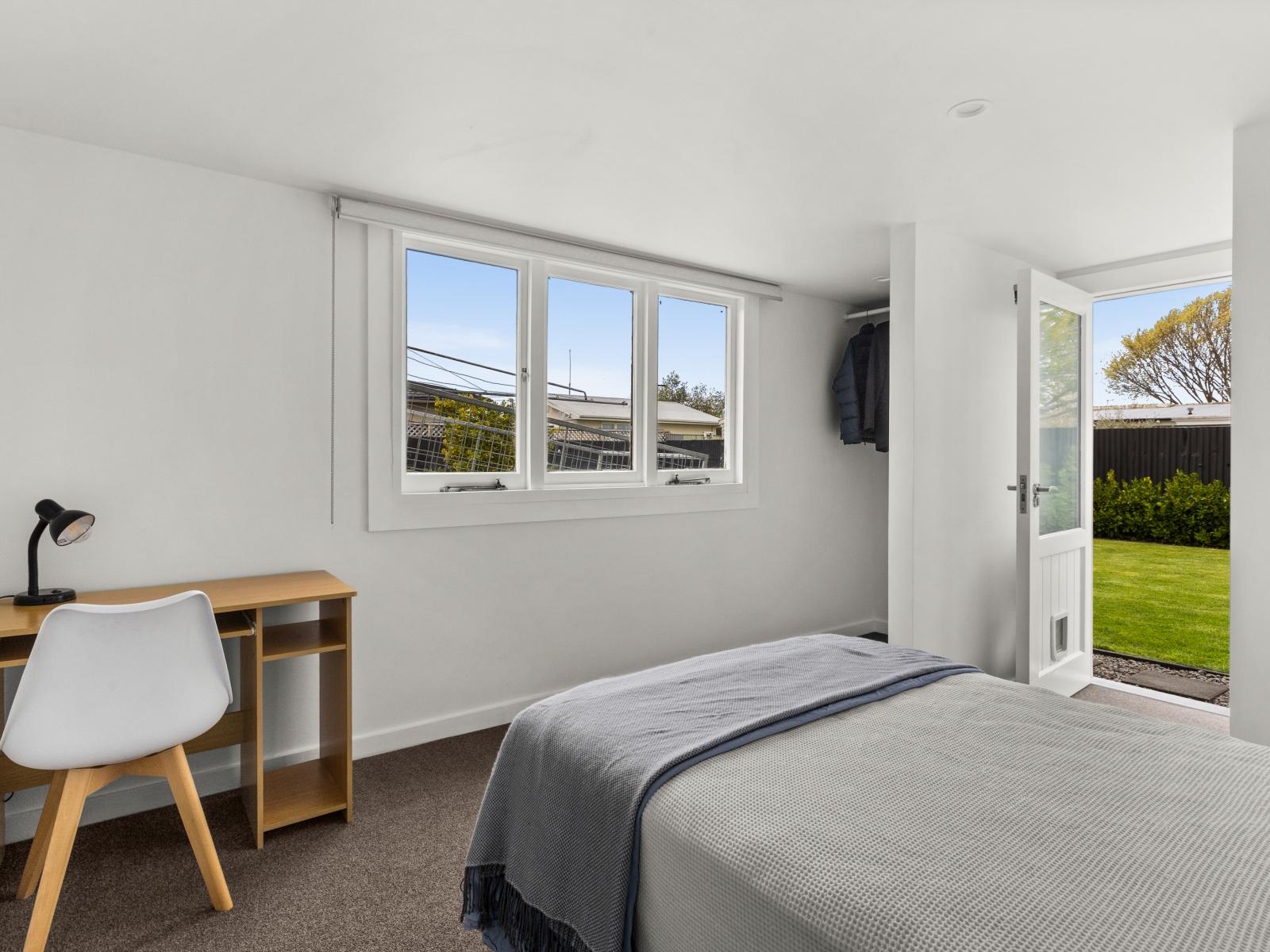 810 Queen Street East, Parkvale