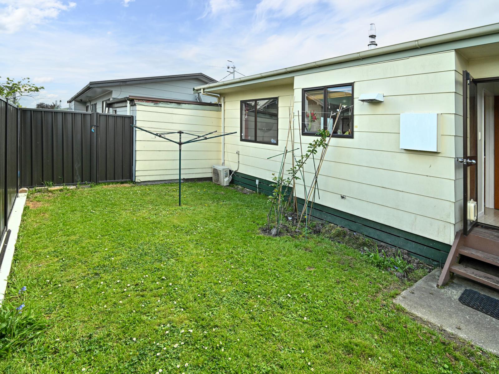 2/806 St Aubyn Street East, Parkvale