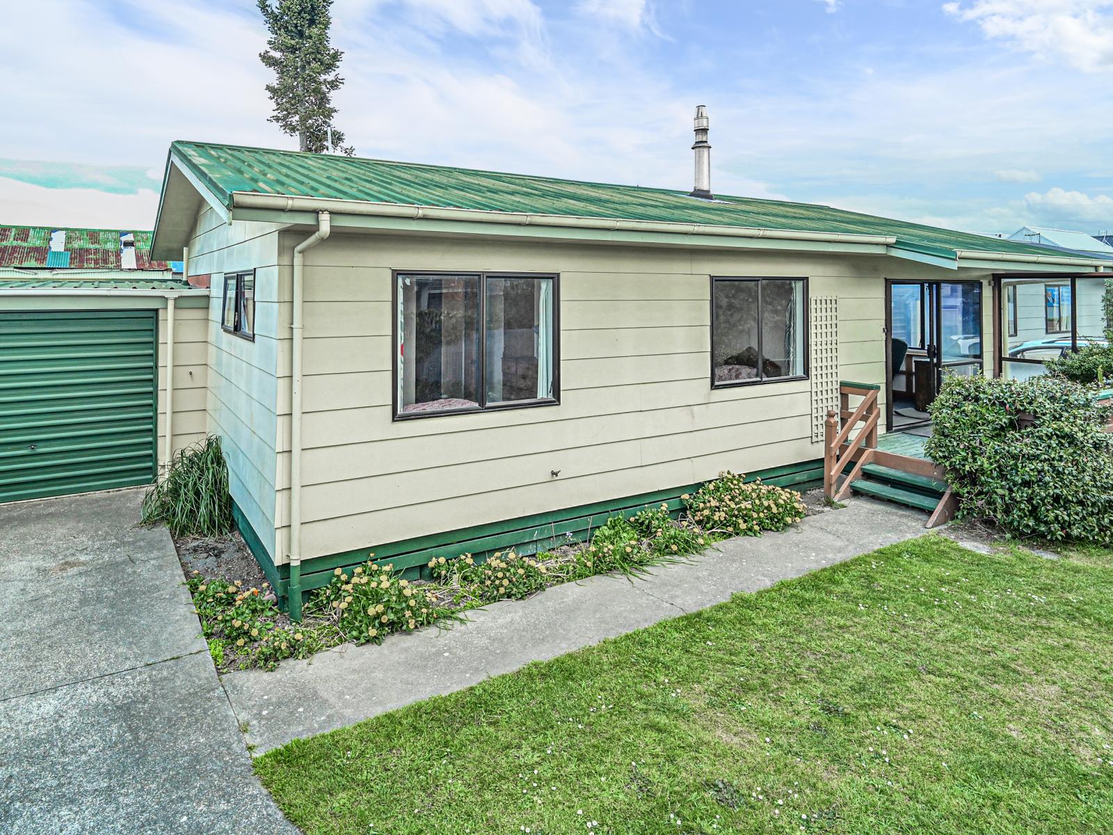 2/806 St Aubyn Street East, Parkvale