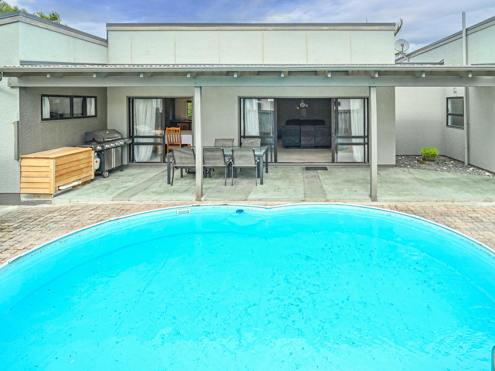 1013 Lane Street, Mahora