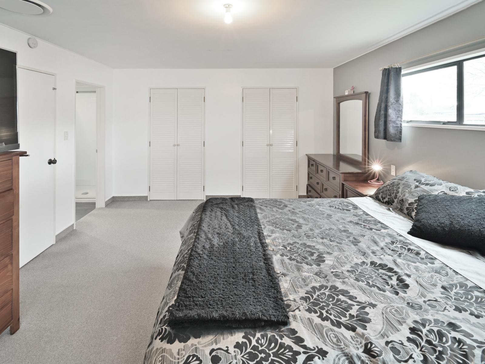1013 Lane Street, Mahora