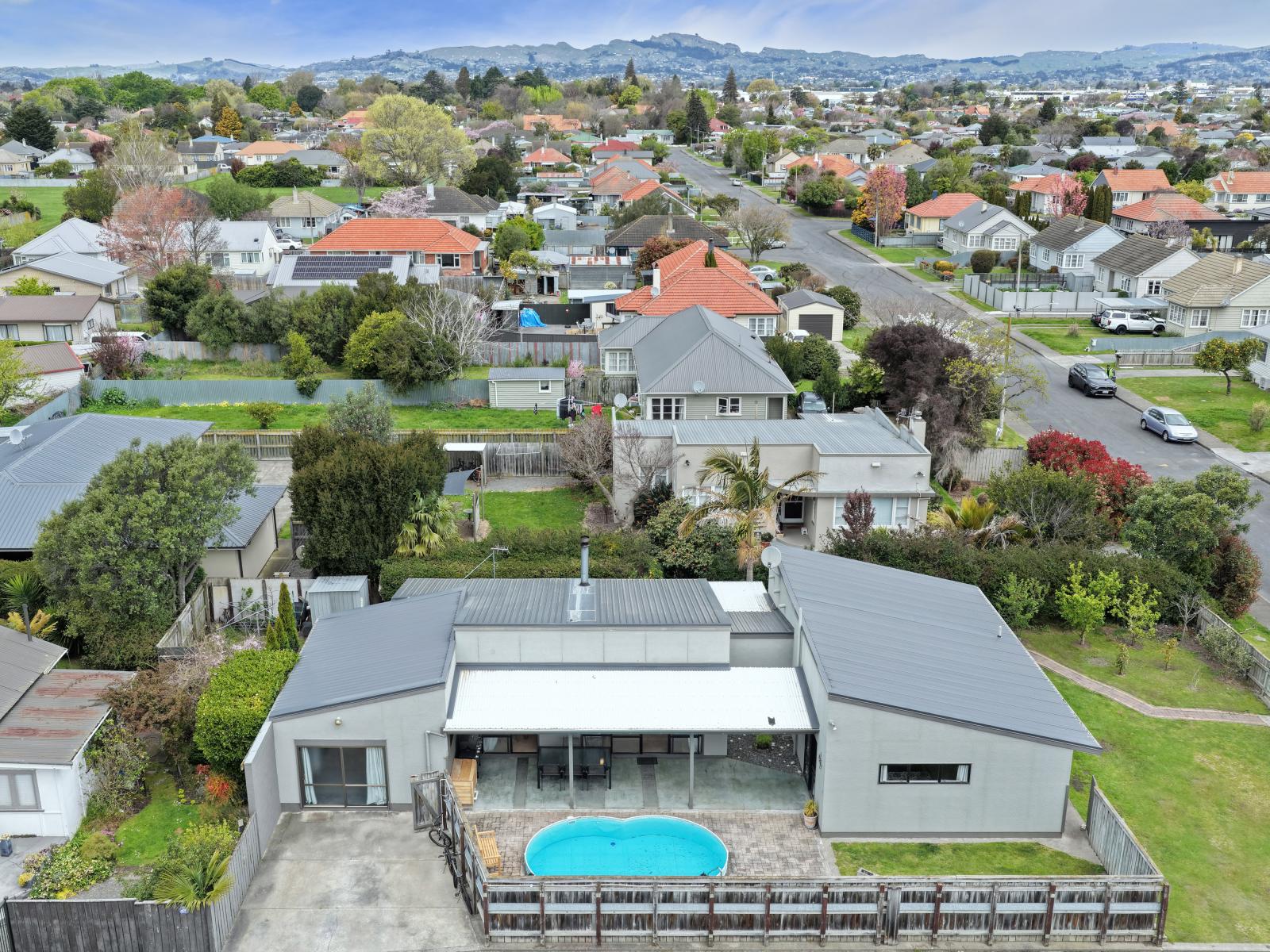 1013 Lane Street, Mahora