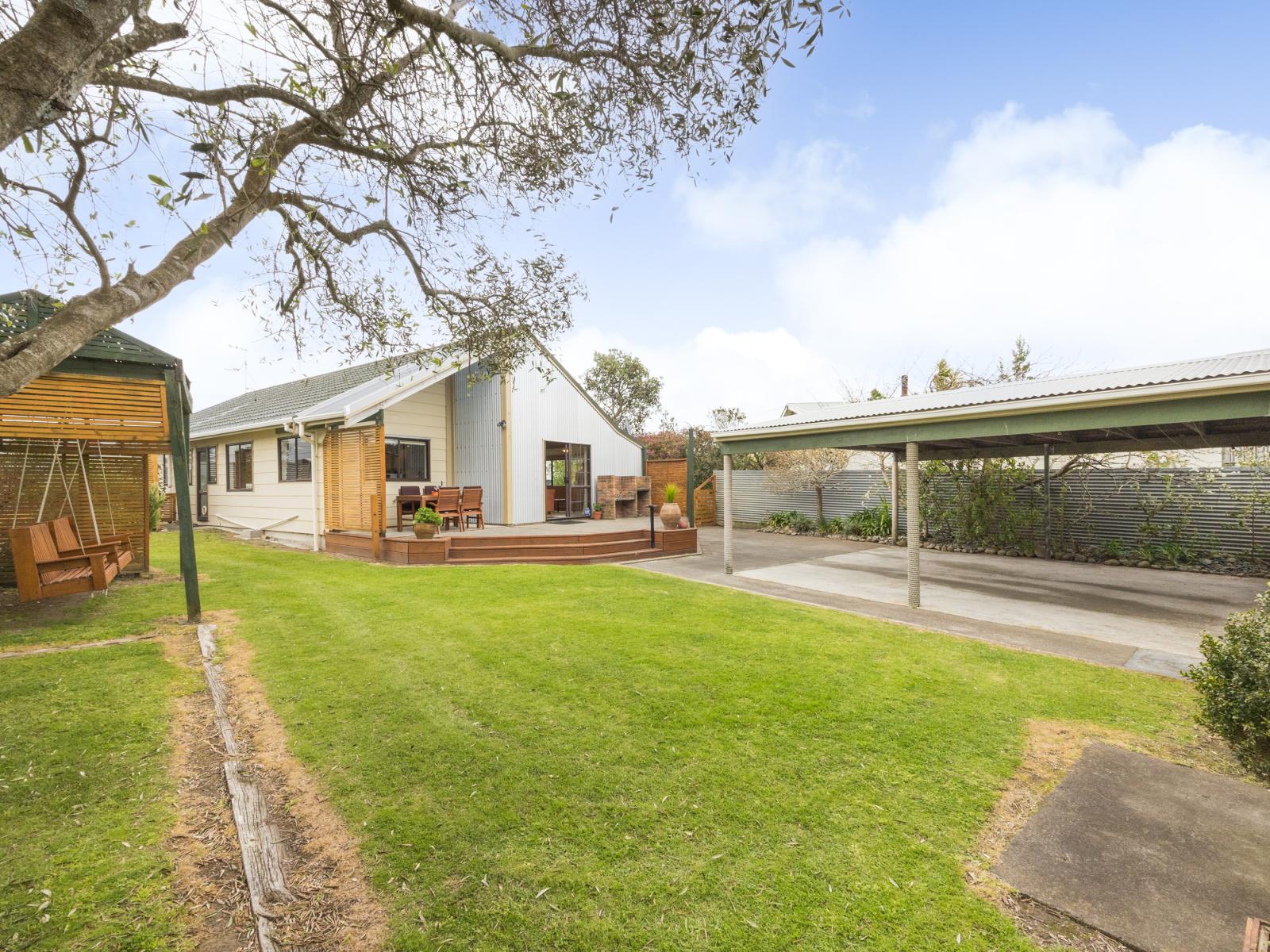 5 Hennessy Street East, Foxton Beach