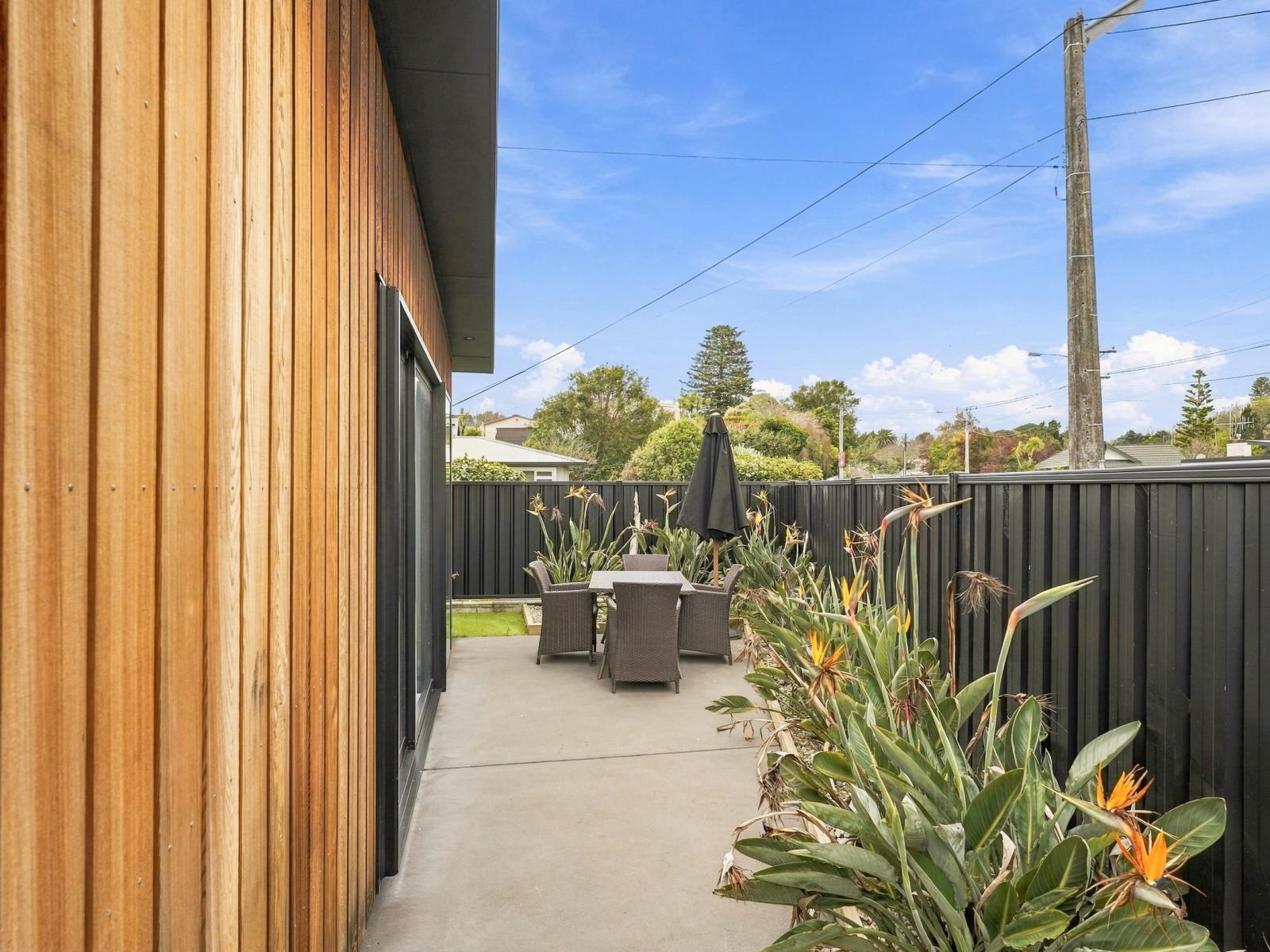 2D St Leonard Street, St Johns Hill