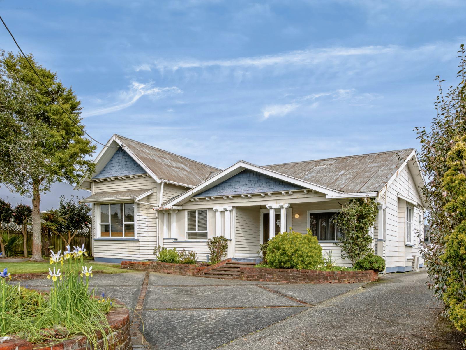 68 Russell Street, Westport