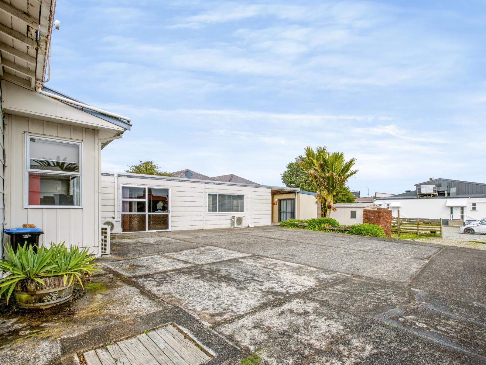 68 Russell Street, Westport