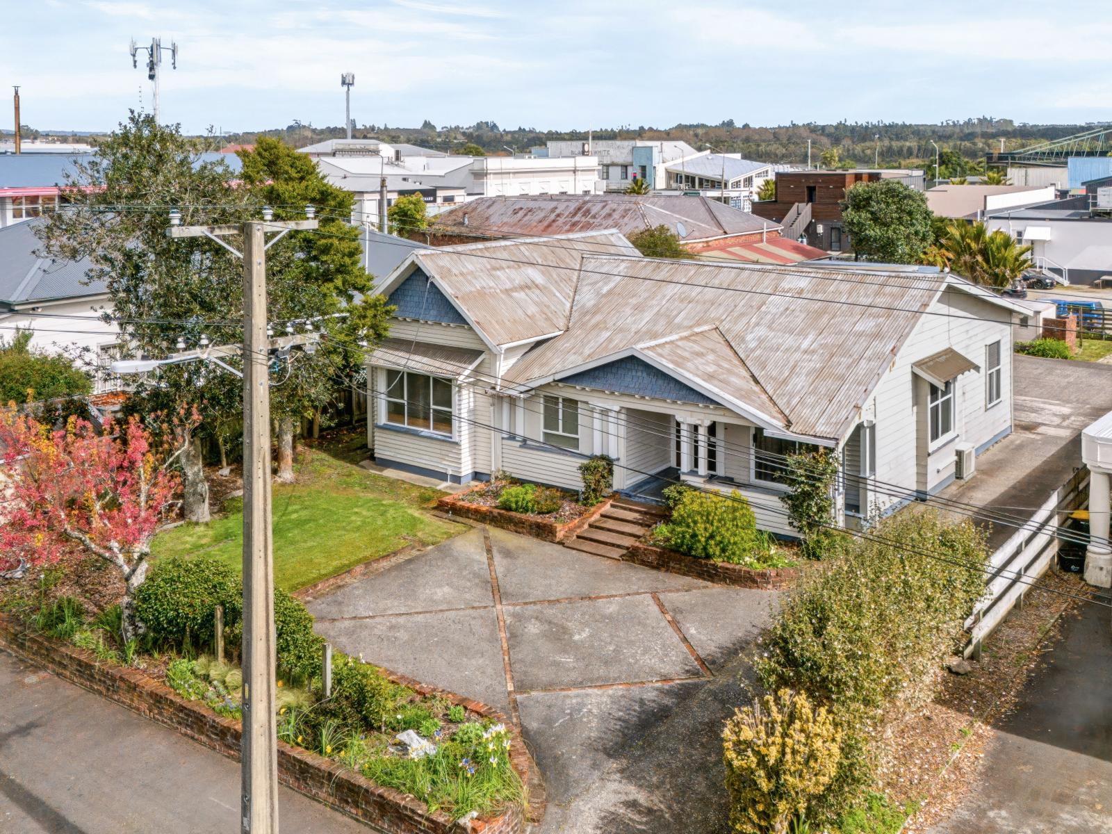 68 Russell Street, Westport