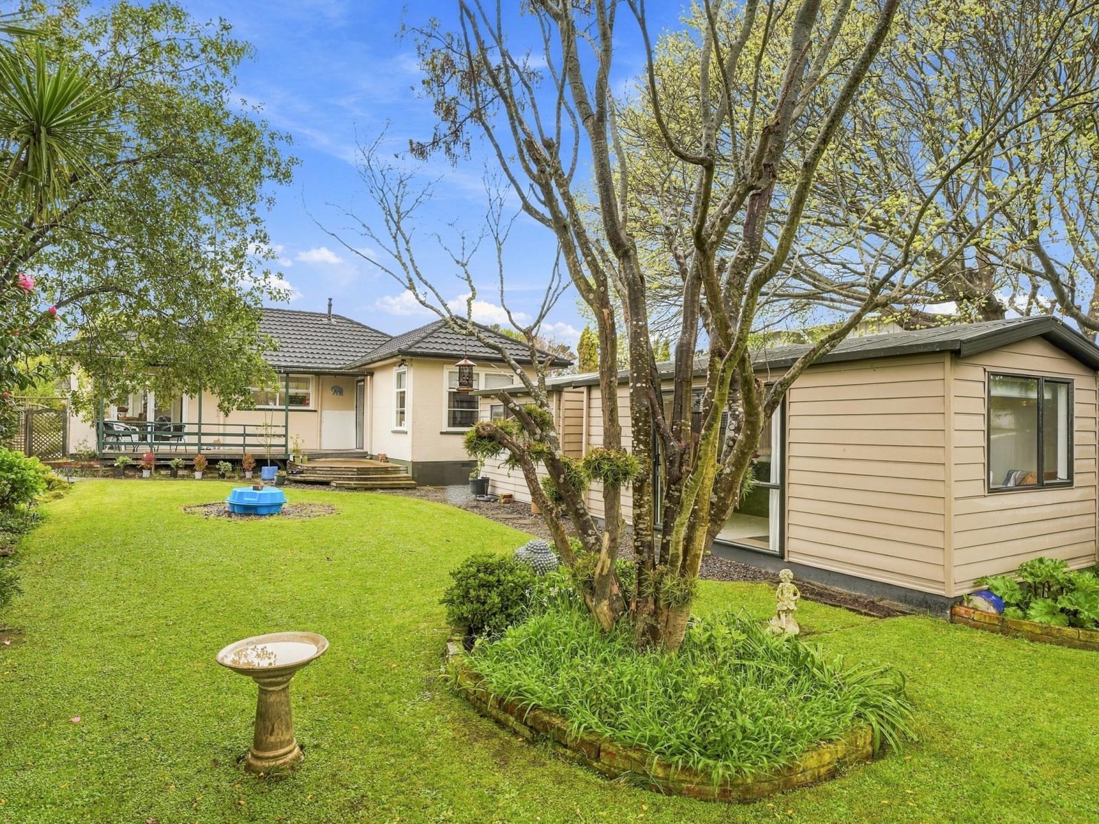 8 Hutchison Crescent, Durie Hill