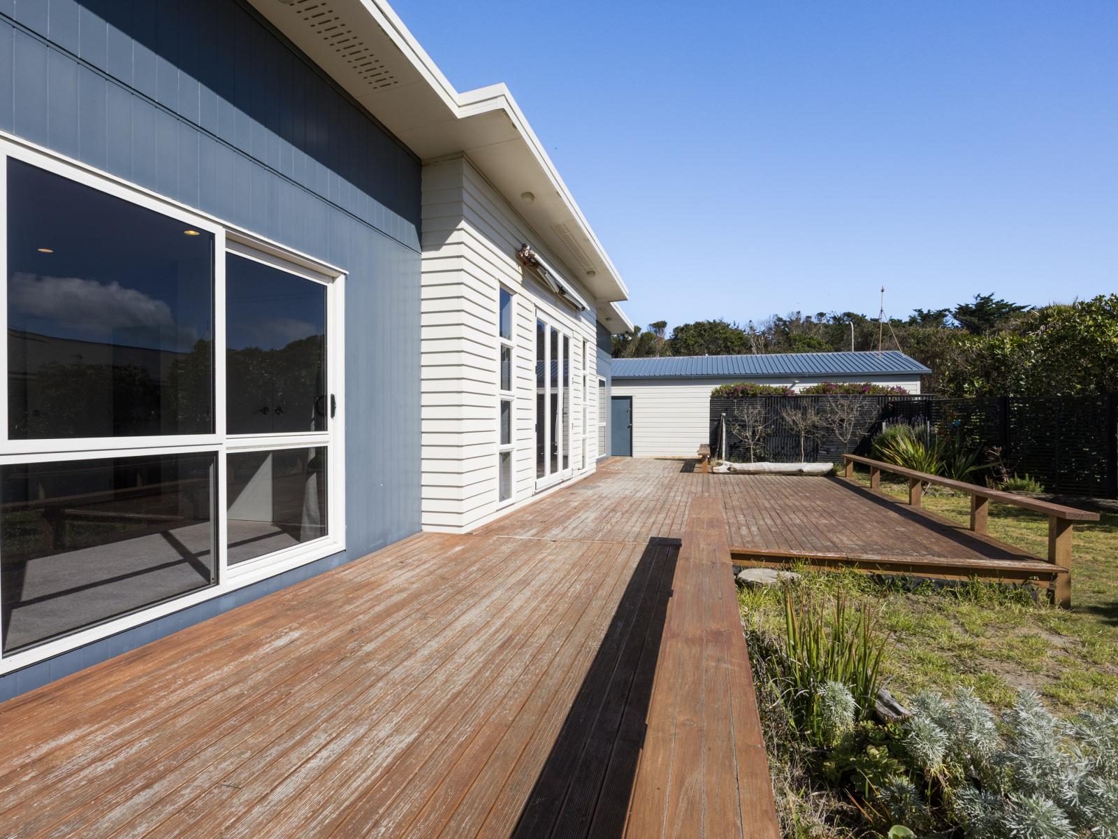 44 Hunia Terrace, Himatangi Beach