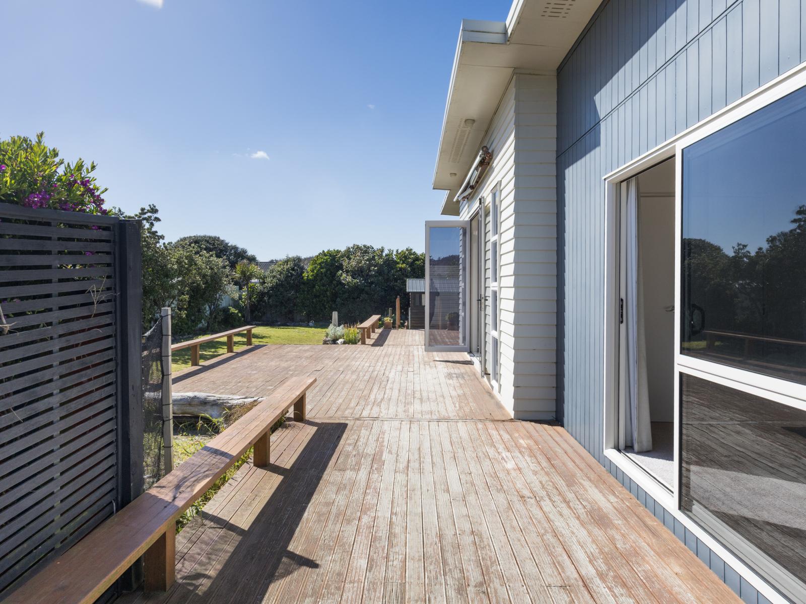 44 Hunia Terrace, Himatangi Beach