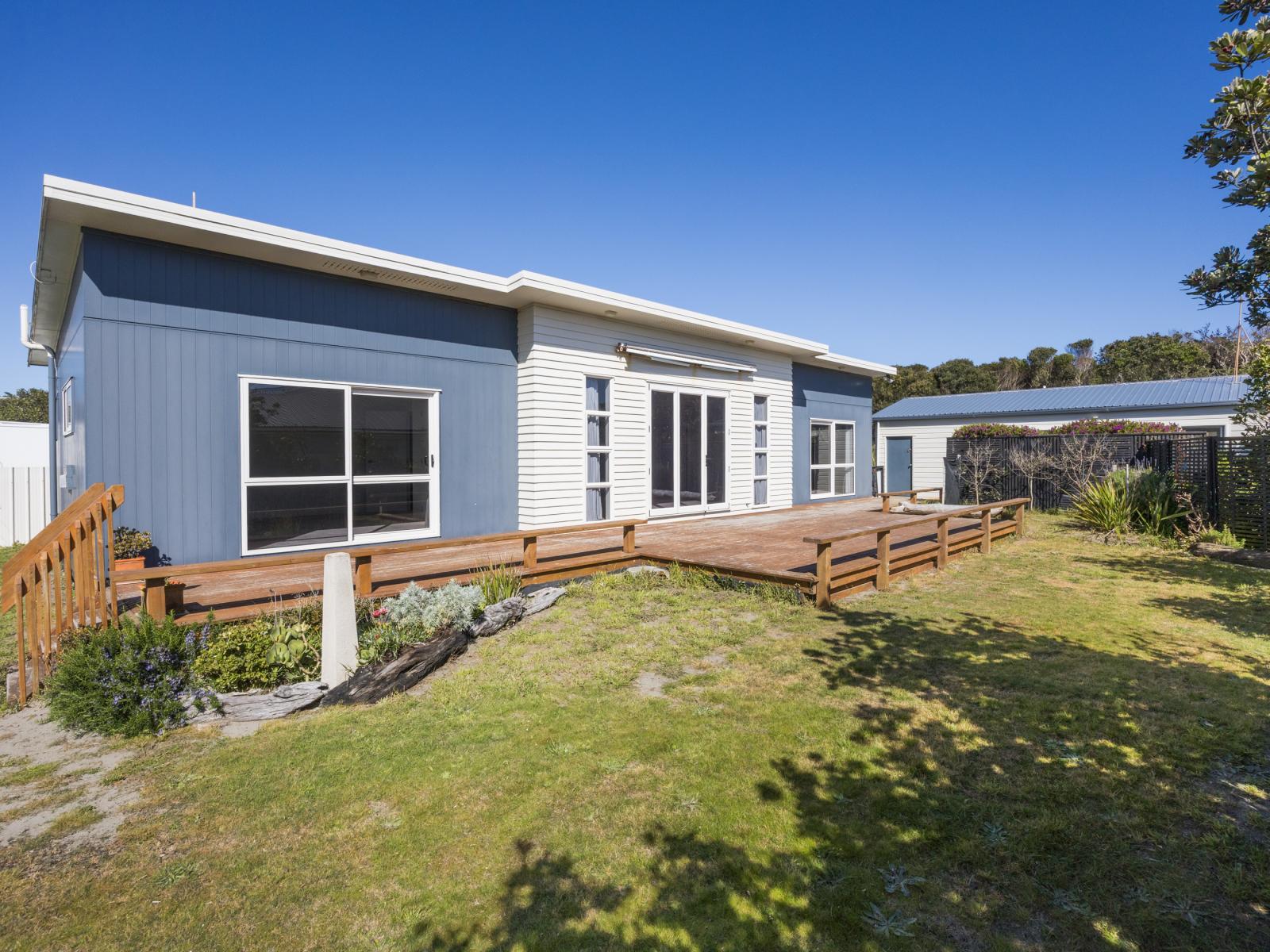 44 Hunia Terrace, Himatangi Beach