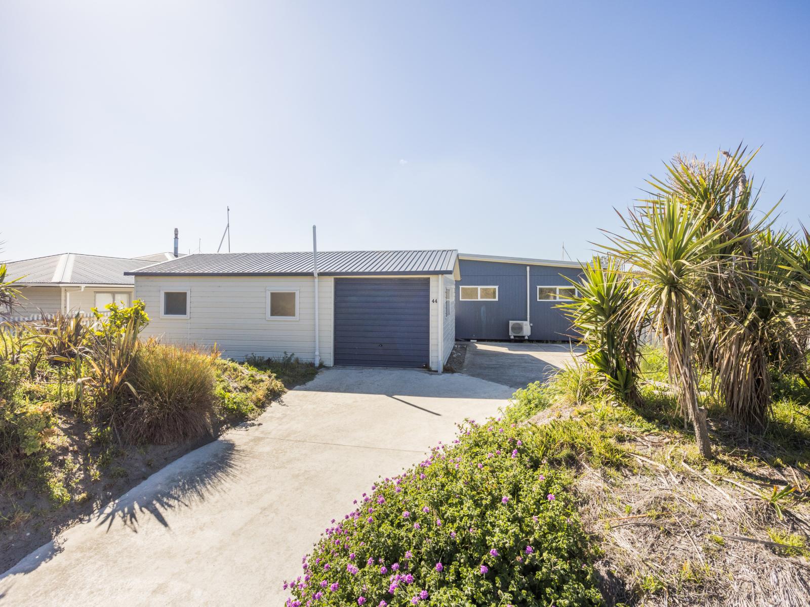 44 Hunia Terrace, Himatangi Beach