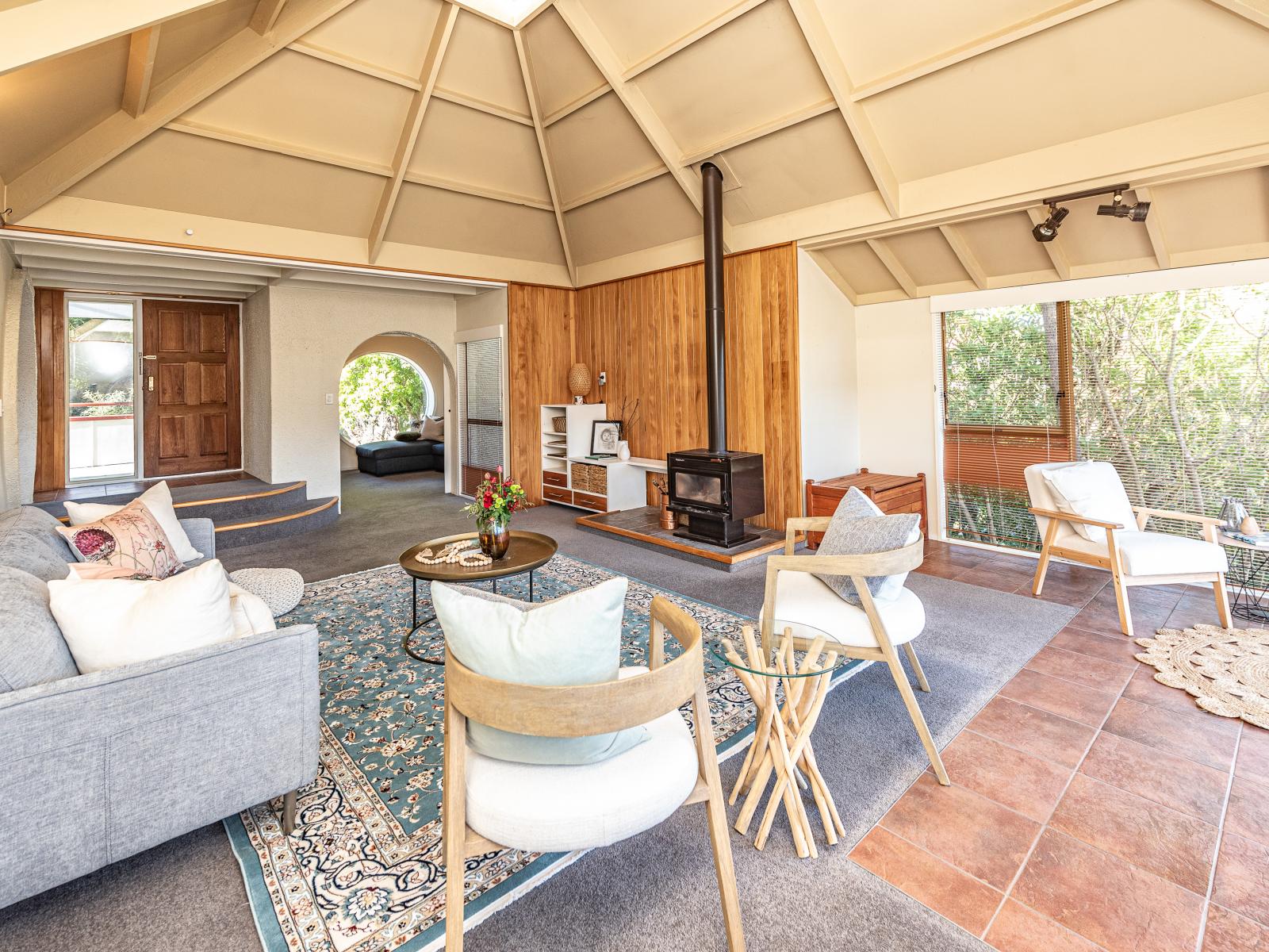 9 Riverbank Road, Okoia