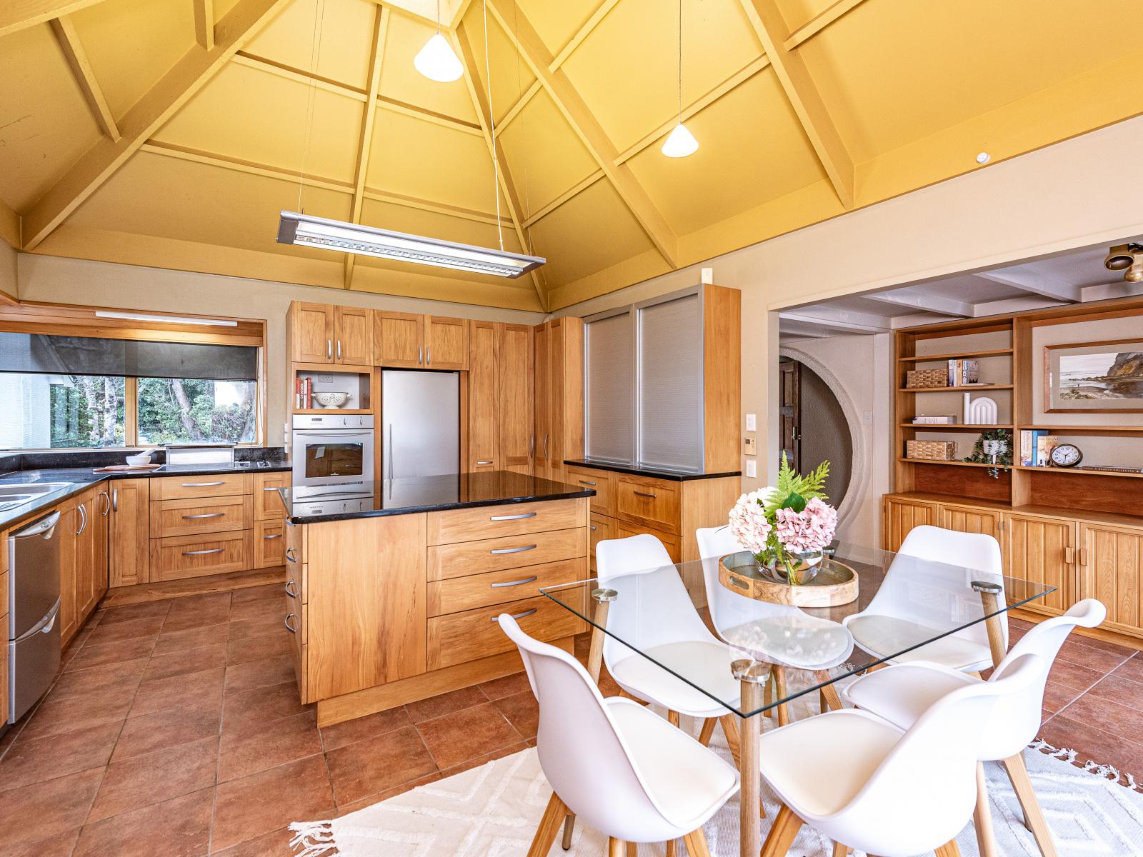 9 Riverbank Road, Okoia