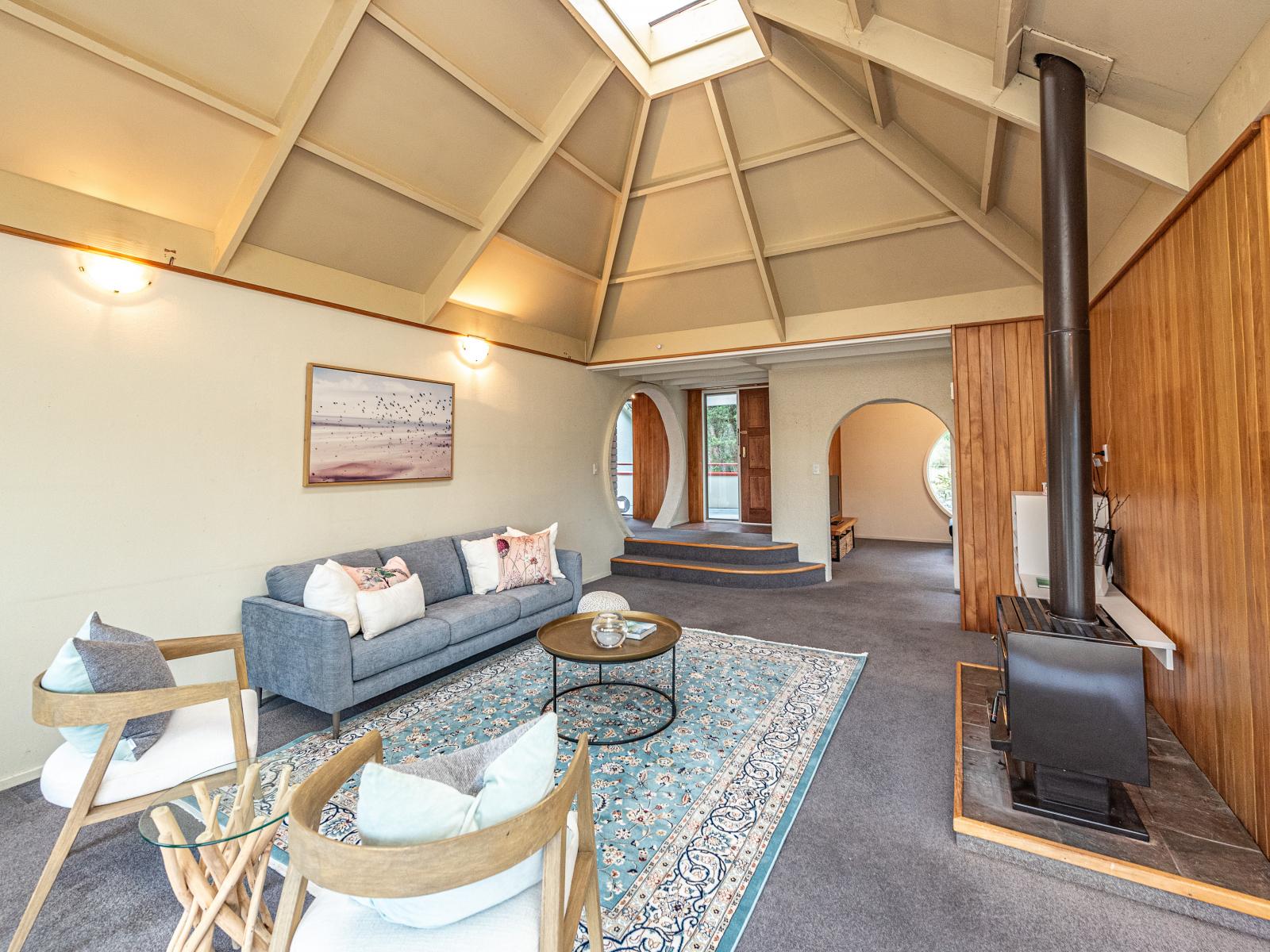 9 Riverbank Road, Okoia