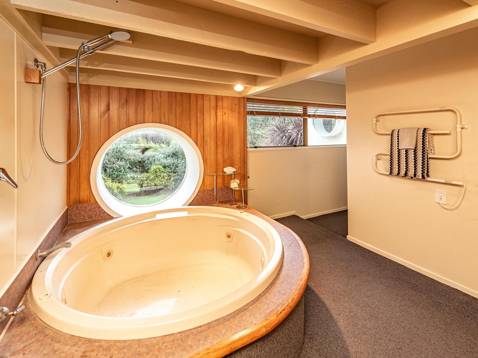 9 Riverbank Road, Okoia