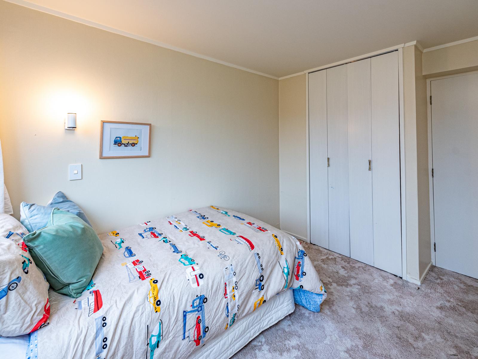 9 Riverbank Road, Okoia
