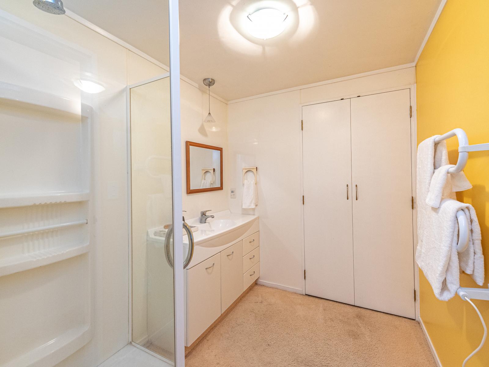 9 Riverbank Road, Okoia