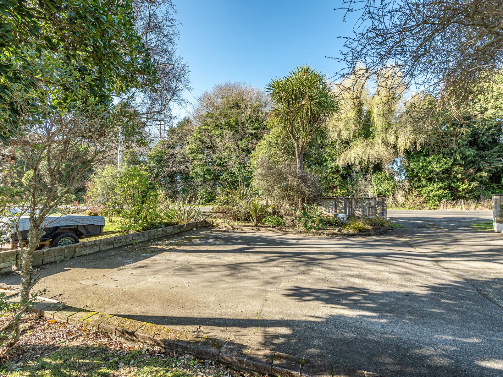 9 Riverbank Road, Okoia