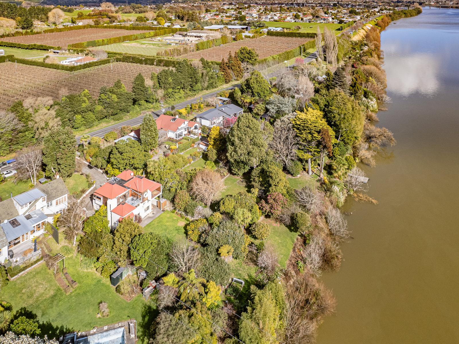 9 Riverbank Road, Okoia