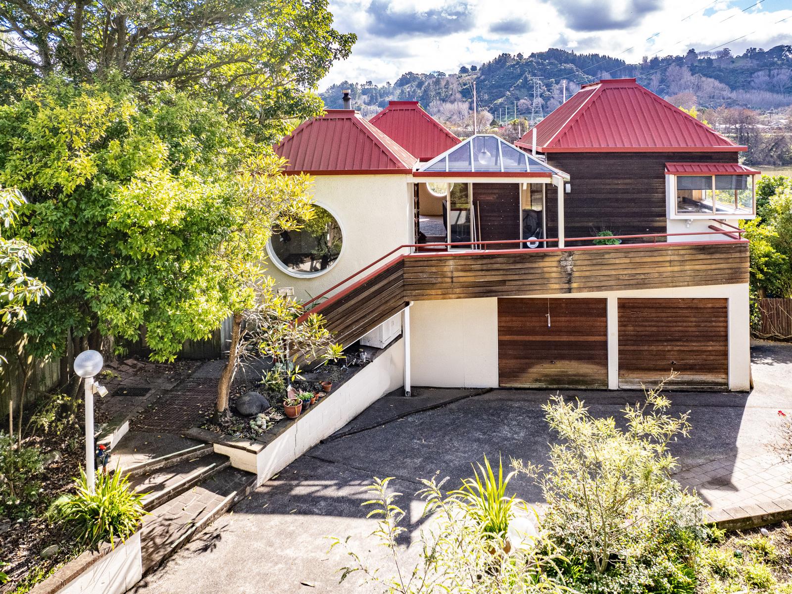 9 Riverbank Road, Okoia