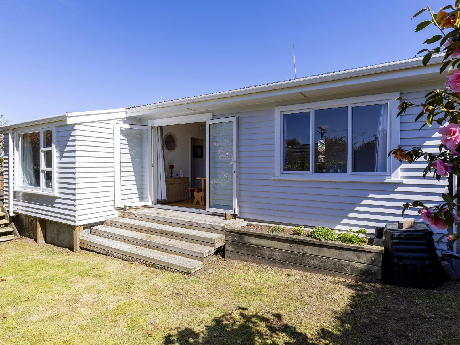Unit 1, 138 Tamamutu Street, Taupo