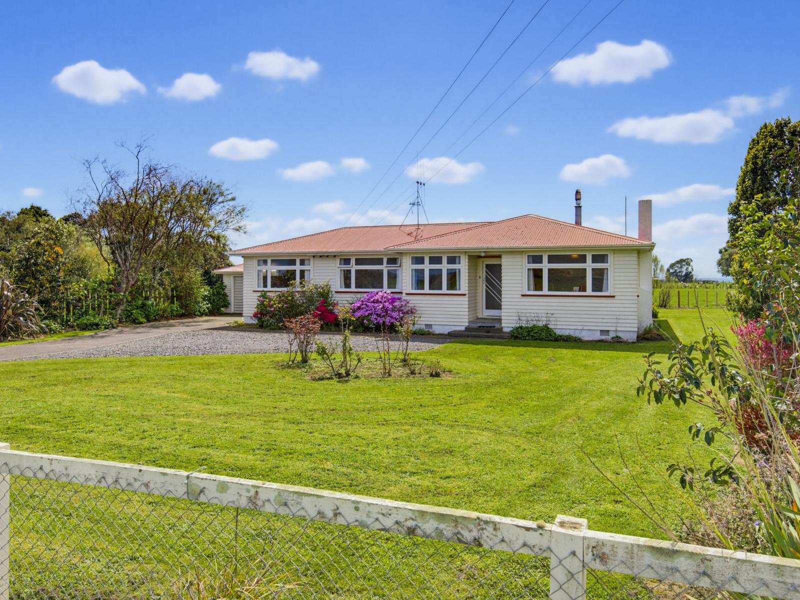 915 State Highway 57, Levin
