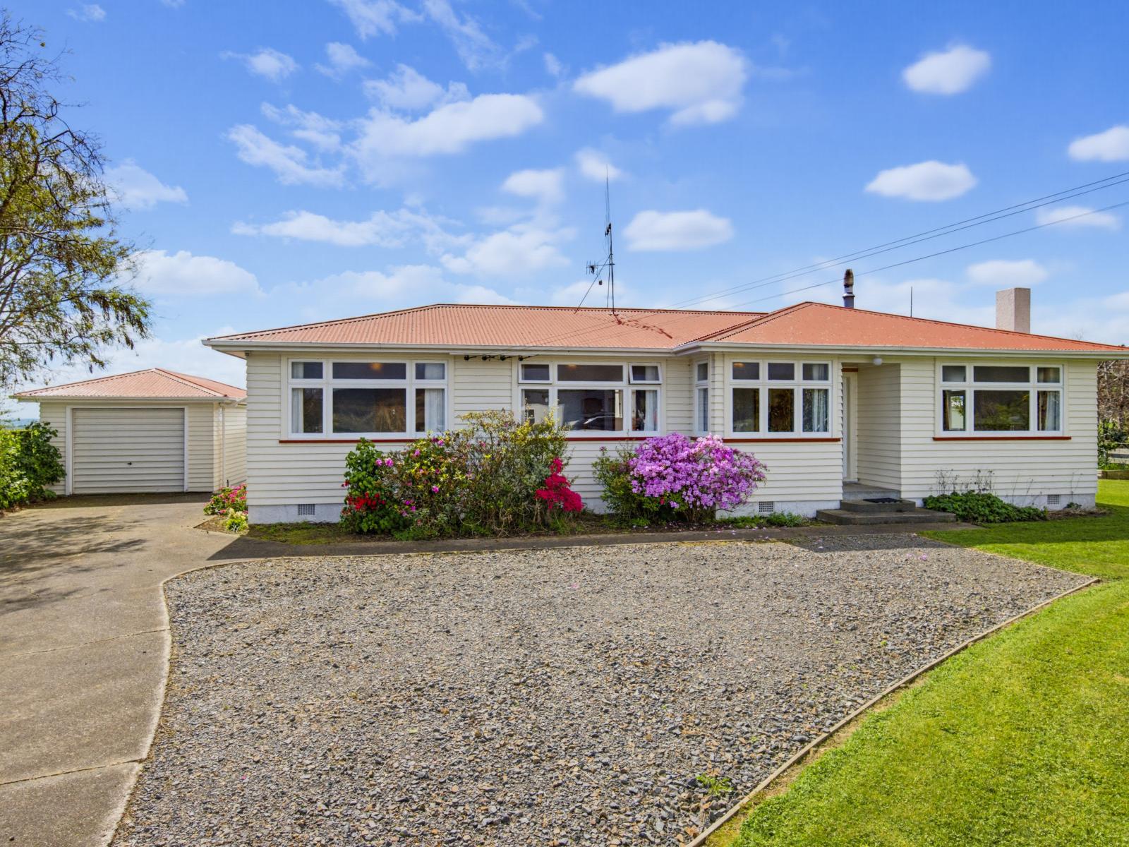 915 State Highway 57, Levin