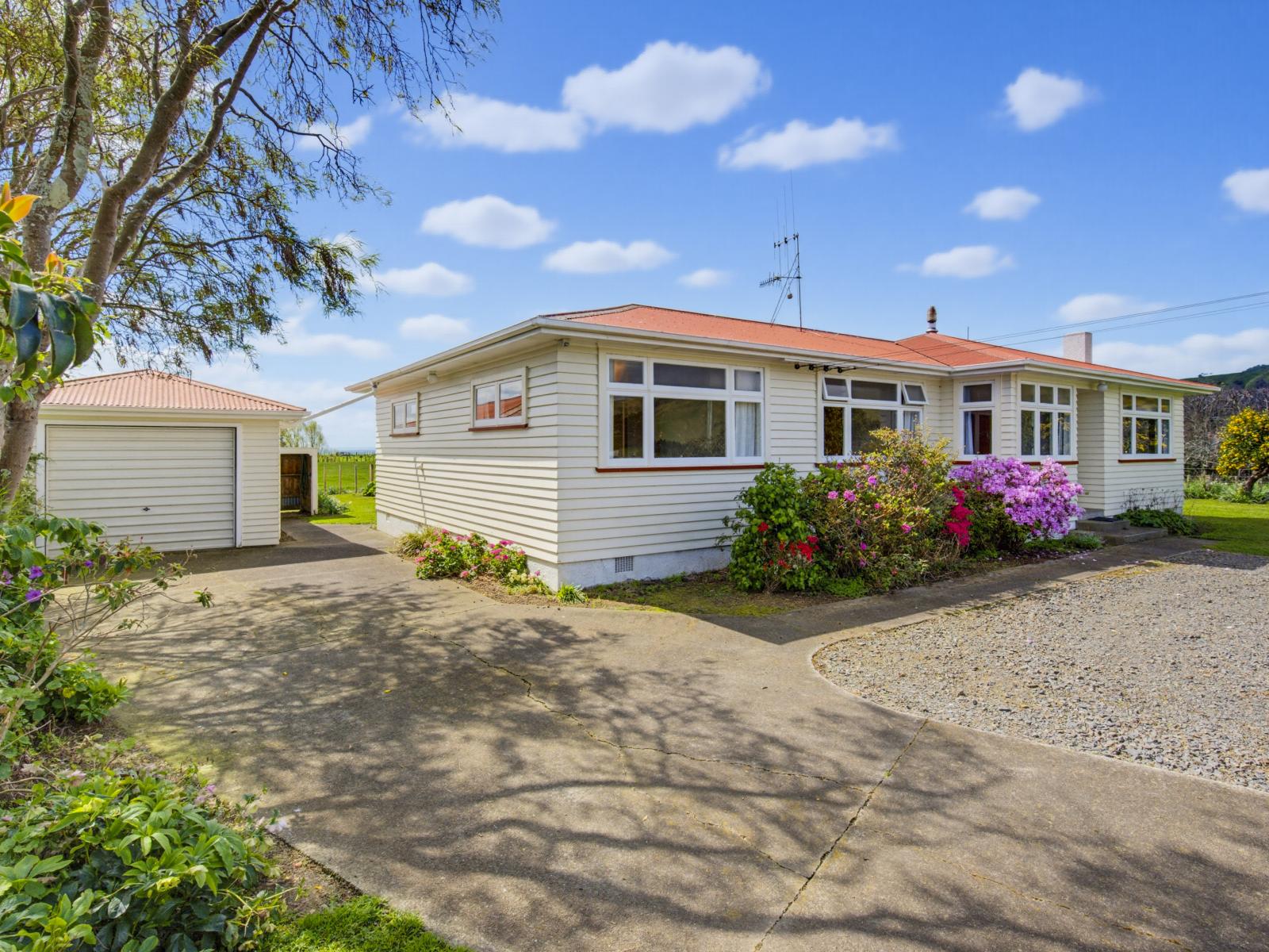 915 State Highway 57, Levin