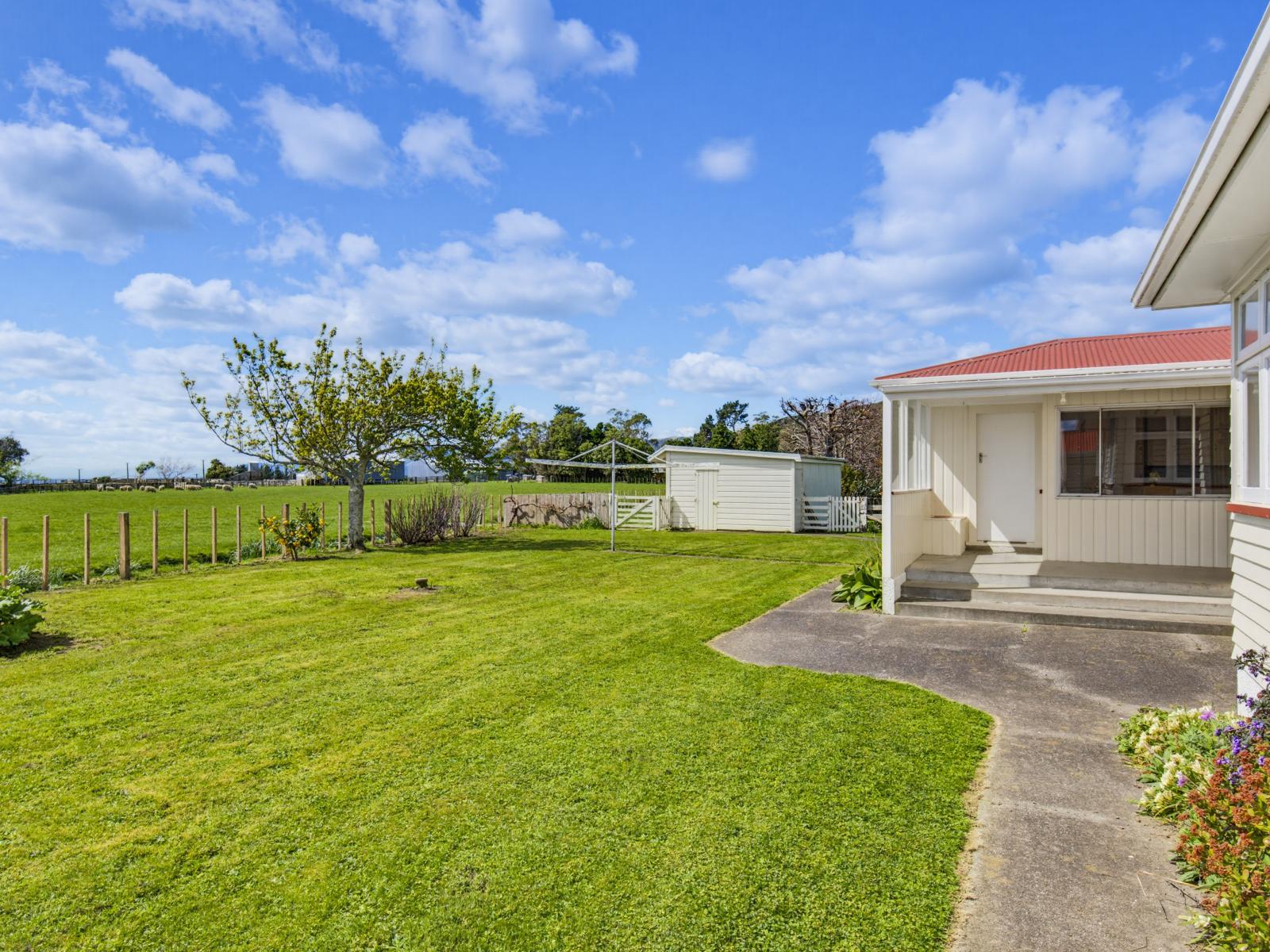 915 State Highway 57, Levin