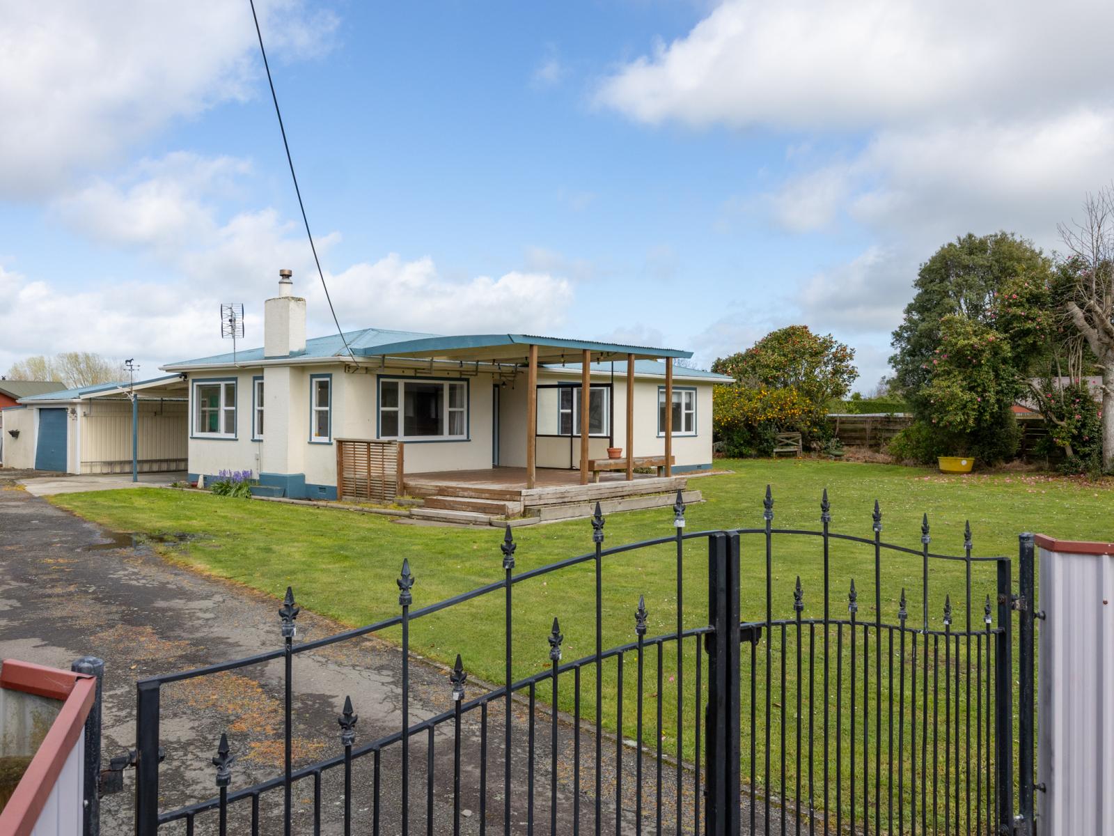 5 Reid Line West, Feilding
